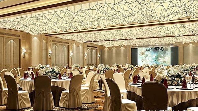 在挑选研学旅行机构时，家长还需关注费用构成和优惠政策。以下是一些需要注意的方面：
